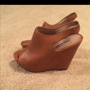 Steve Madden peep toe wedges
